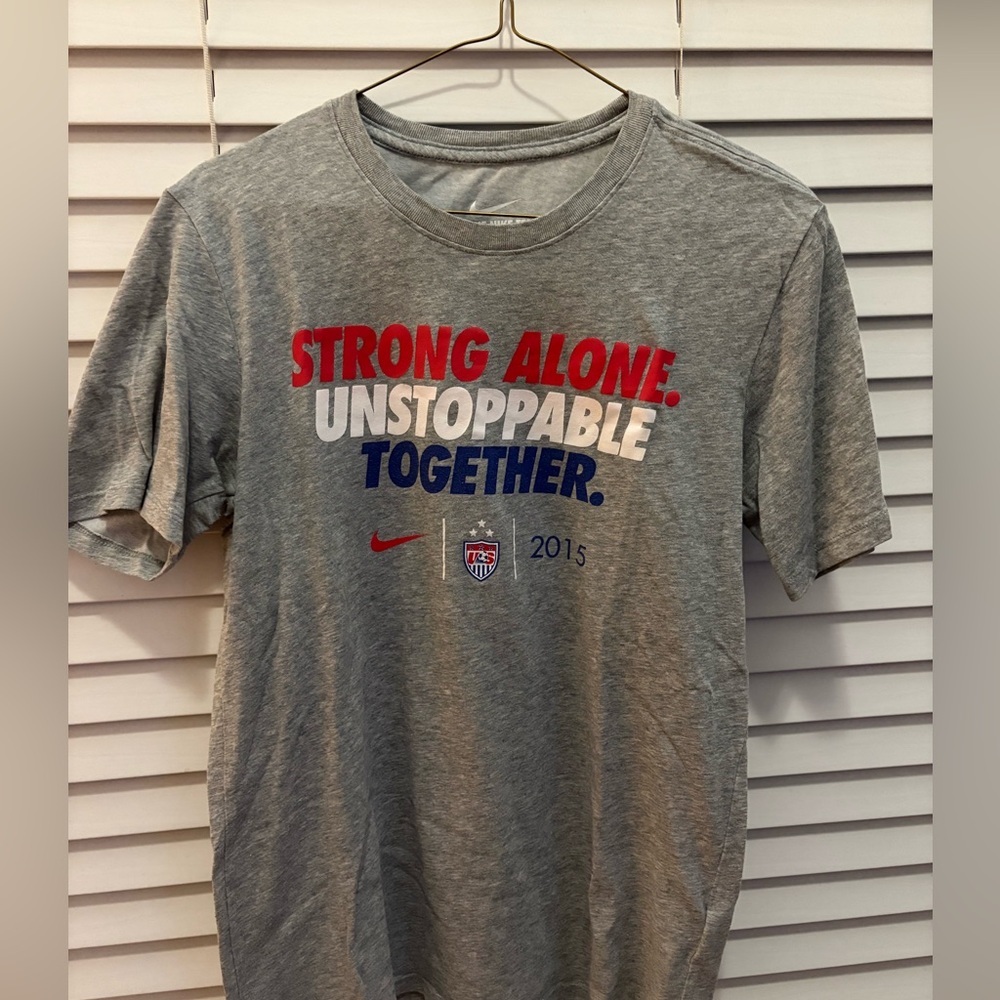 Gray Nike USWNT Graphic T-Shirt size small